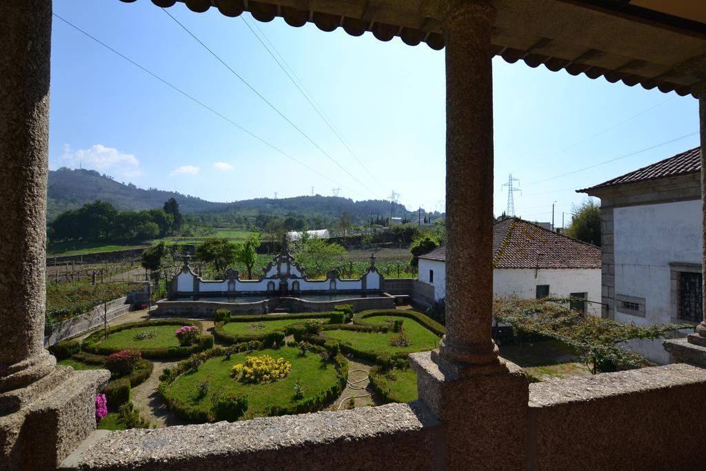 ギマランイス Casa Do Ribeiro Bed & Breakfast エクステリア 写真