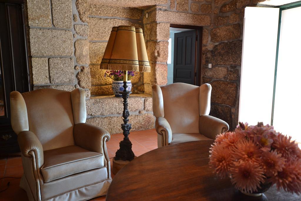 ギマランイス Casa Do Ribeiro Bed & Breakfast エクステリア 写真